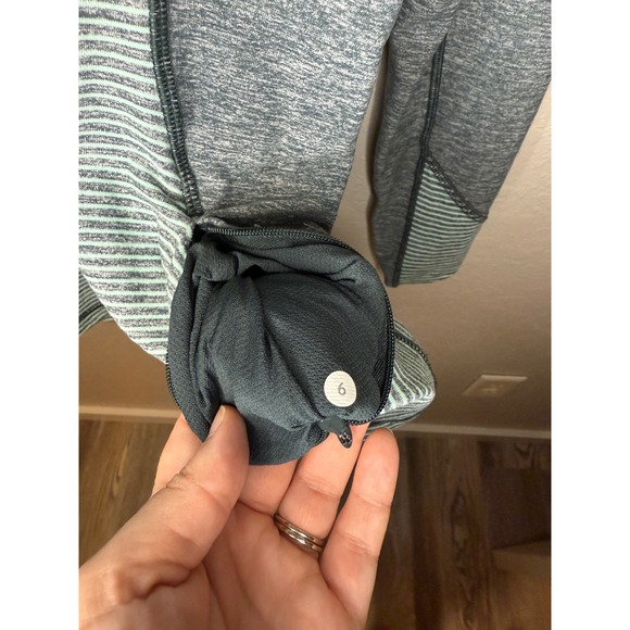 Lululemon Striped Quarter Zip Pullover Top Athletic Activewear Size 6 - Picture 6 of 6